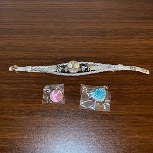 NWOT Silver “snap” Bracelet with 3 snaps included